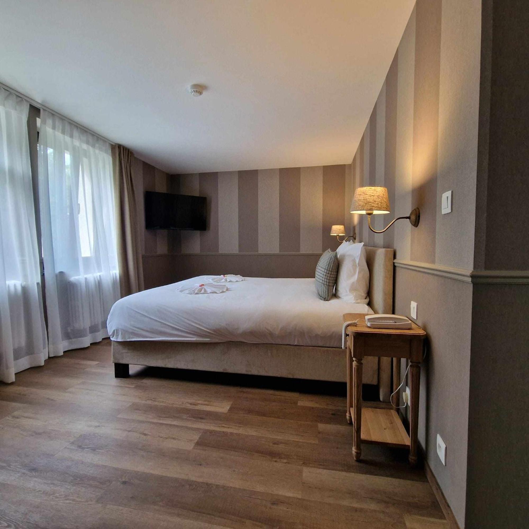 Hotel Le Cor De Chasse Saint-Hubert Zewnętrze zdjęcie